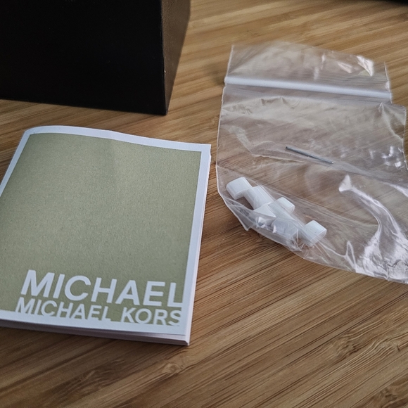 Michael Kors Ceramic Watch - Picture 10 of 11